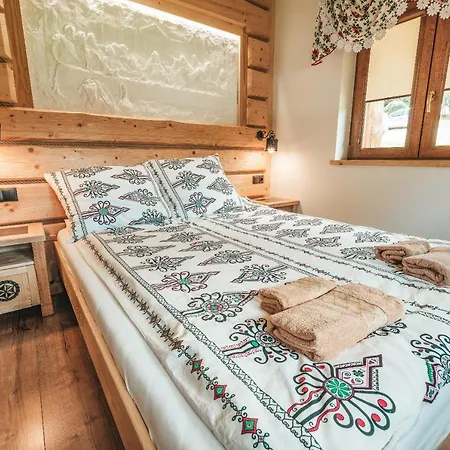 Toporowe Izby * Groń