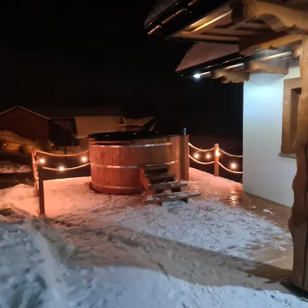 Toporowe Izby * Groń