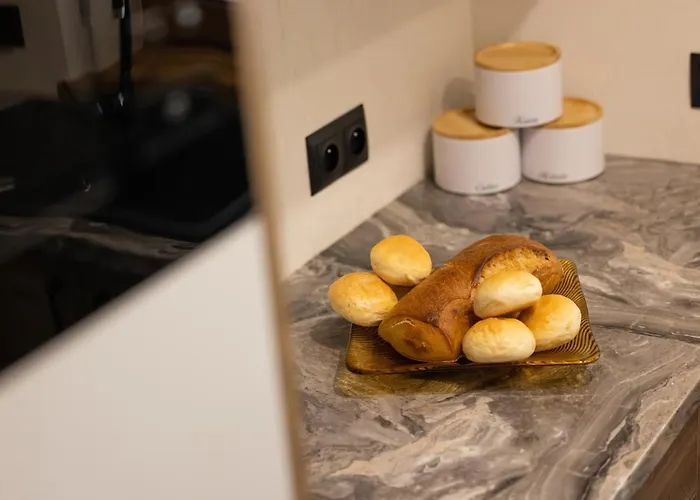 Toporowe Izby * Groń