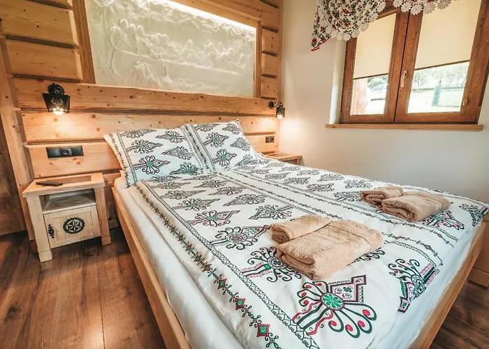 Toporowe Izby * Groń